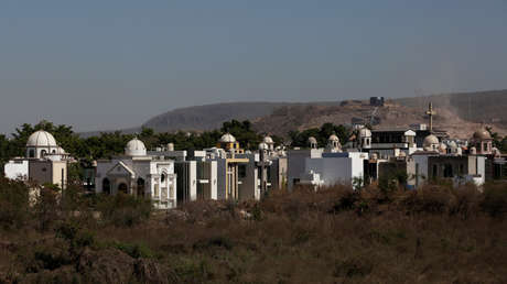 ¿Para qué proponen enterrar a los muertos al lado de autopistas y vías férreas?