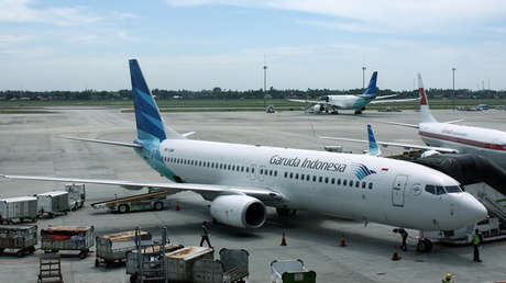 Un pasajero de Garuda Indonesia publica una foto del menú de abordo y acaba denunciado ante la Policía