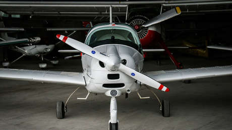 VIDEO: Un niño de 13 años 'roba' dos avionetas tras aprender a manejarlas mirando el trabajo de los técnicos