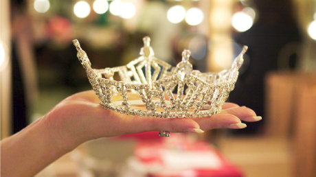 Una concursante de Miss World America denuncia que la dejaron sin corona por unos tuits "ofensivos" y por negarse a usar un hiyab