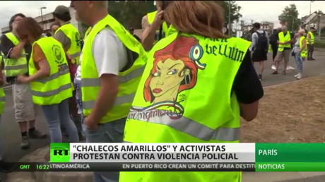 'Chalecos amarillos' y activistas protestan contra violencia policial en Francia