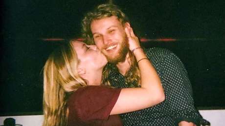 Una estadounidense visita a su novio en Canadá y luego encuentran muerta a la pareja en una remota carretera en un caso "sospechoso"