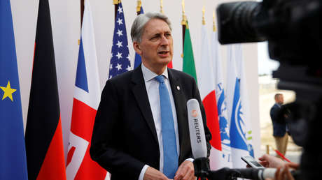 El titular de Economía británico Philip Hammond anuncia que dimitirá si Boris Johnson es elegido primer ministro