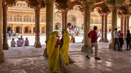 VIDEO: Una mujer secuestra a una niña de 2 años que duerme en una estación de tren en La India