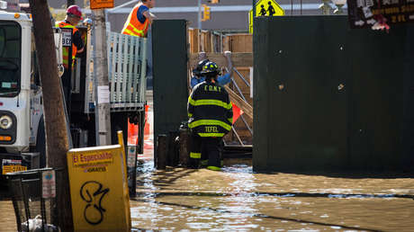 VIDEOS: Fuertes lluvias convierten en ríos las calles de Nueva York