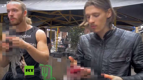 Londres: Multan a dos manifestantes por comer ardillas crudas en un mercadillo vegano