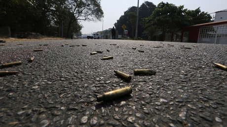 VIDEO: Un hombre entra a un bar, saca una pistola y mata a cinco personas en Acapulco