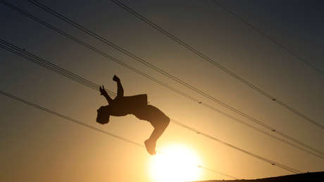 VIDEO: Un luchador brasileño de la UFC se entrena haciendo volteratas 'al estilo Matrix'