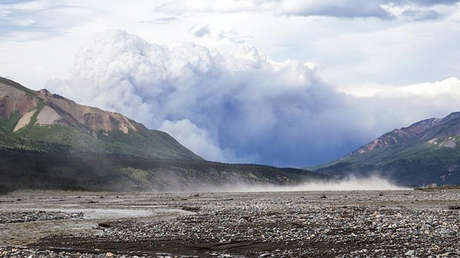 El resplandor y el humo de los incendios forestales en el Ártico son tan grandes que pueden ser vistos desde el espacio