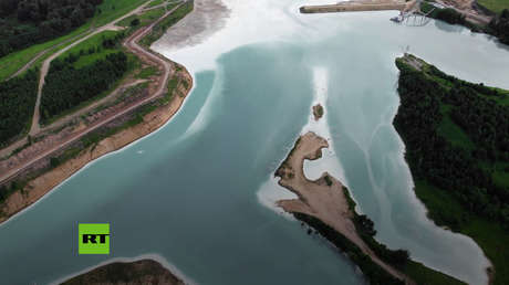 Las 'Maldivas siberianas': un lago azul junto a una central térmica causa furor en Instagram (VIDEO)