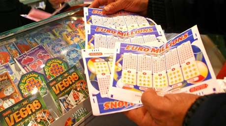 Gana 163 millones de euros en una lotería y pierde el billete, pero consigue el premio años después