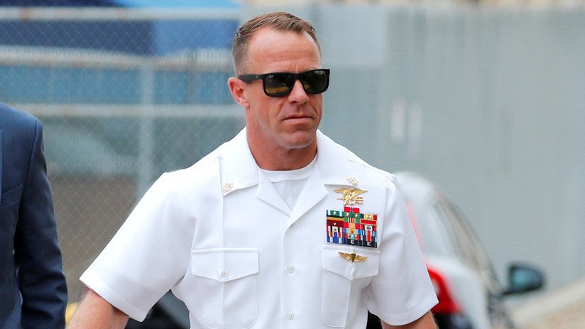 EE.UU. retira medallas a los fiscales del caso contra un militar de los Navy SEAL que apuñaló a un miembro del EI