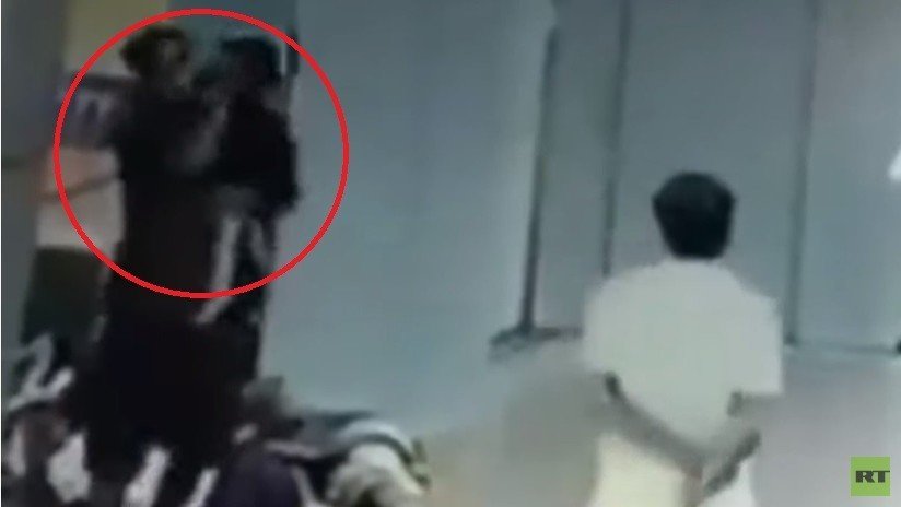 Secuestran, violan y decapitan a una niña de 3 años que dormía junto a su madre en una estación de tren en India