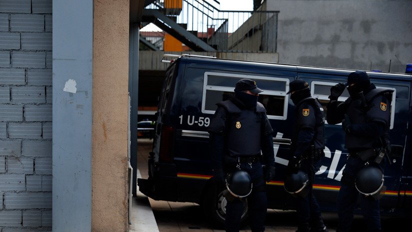 Una adolescente se tira por la ventana en Valencia para escapar del ataque sexual de su padre