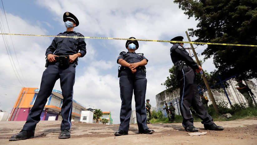 México: 350 personas linchan a siete presuntos secuestradores y cuelgan sus cadáveres en un árbol
