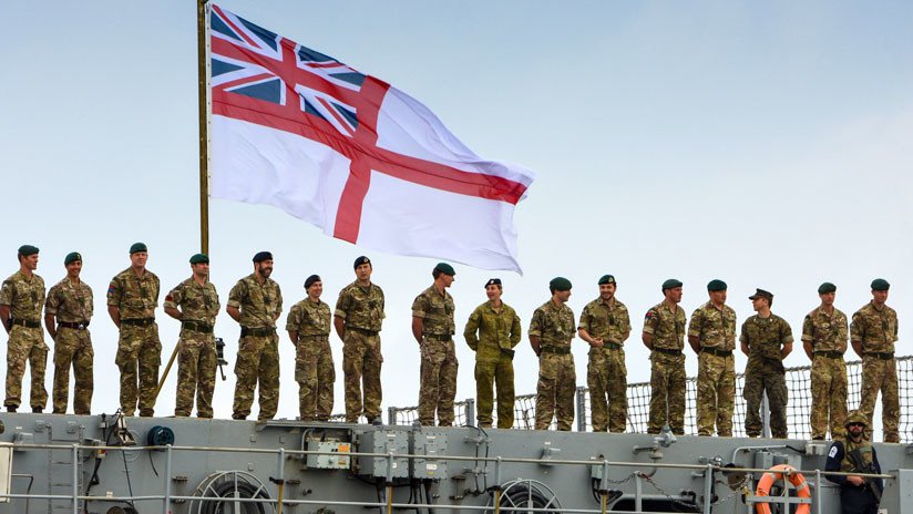 Atacar a China como remedio a la crisis social en el Reino Unido: la polémica columna satírica del Sunday Times que indigna las redes