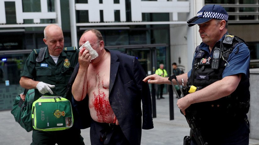 Apuñalan a un hombre frente a la sede del Ministerio del Interior del Reino Unido
