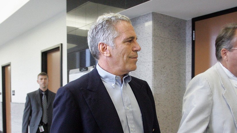 Reportan que la autopsia del financiero Jeffrey Epstein reveló fracturas en el cuello
