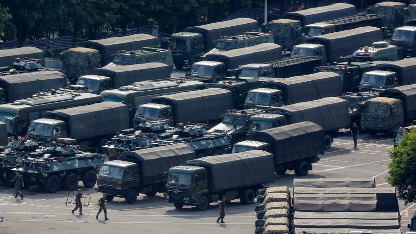 FOTOS: Militares chinos practican tácticas antidisturbios en la frontera con Hong Kong