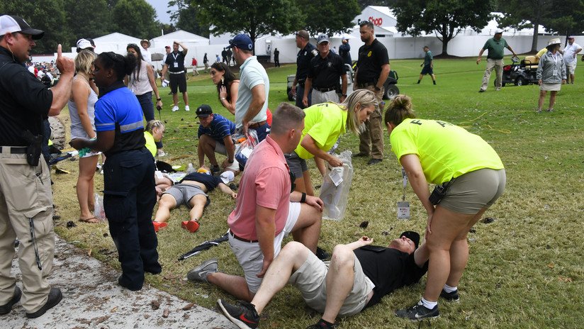 EE.UU.: Varias personas heridas al impactar un rayo contra un árbol durante un torneo de golf (VIDEO)