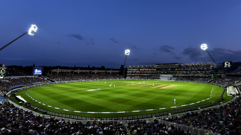 VIDEO: Marca un gol sin respetar el 'fair play' y acaba huyendo del equipo rival