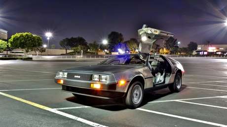 VIDEOS: Construyen un DeLorean a control remoto como en 'Volver al futuro'
