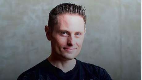 Una cámara GoPro revela la causa del mortal accidente de parapente de un famoso 'youtuber' de EE.UU. conocido por sus experimentos científicos