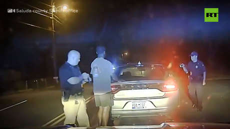 VIDEO: Policías de EE.UU. arrestan a un deportista afroamericano tras confundir excremento de pájaro con cocaína