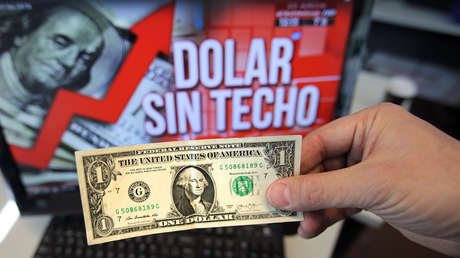 El riesgo país sobrepasa los 1800 puntos en Argentina tras los anuncios de Macri y el dólar se cotiza en 61 pesos