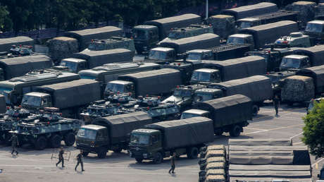 FOTOS: Militares chinos practican tácticas antidisturbios en la frontera con Hong Kong