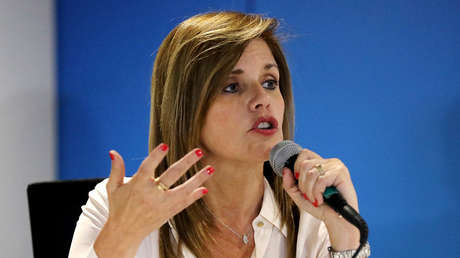 ¿Por qué la vicepresidenta y congresista de Perú renunció a la bancada del Gobierno en el Congreso?