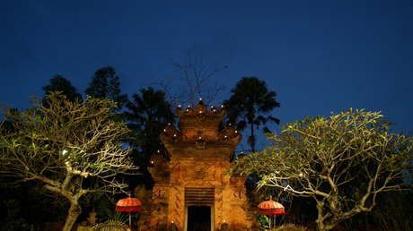 VIDEO: Turistas provocan indignación en Indonesia tras una obscena escena en un lugar sagrado de Bali