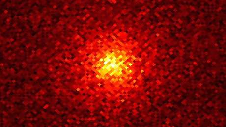 FOTO: La Luna parece más brillante que el Sol en estos rayos captados por un telescopio espacial