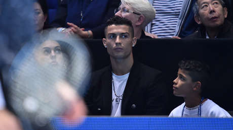 "¿Tú vivías aquí?": Cristiano Ronaldo lleva a su hijo a la casa donde vivió con 12 años y el niño no se lo cree