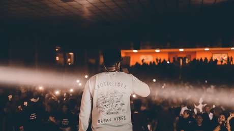 VIDEO: Una experta en lenguaje de señas se roba el espectáculo al traducir una canción del rapero Twista