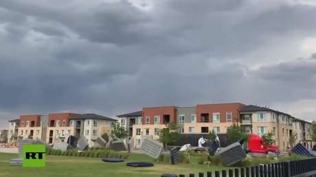 ¿Colchones voladores?: El viento juega una mala pasada en un cine al aire libre (VIDEO)