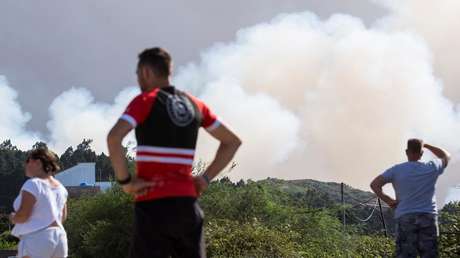 Gran Canaria, devorada por un incendio forestal que avanza sin control