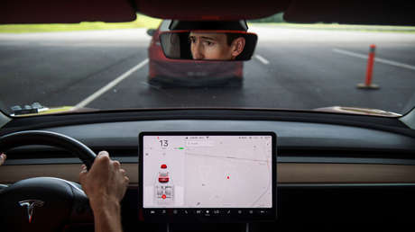 VIDEO: En menos de 30 segundos roban ingeniosamente en Londres un Tesla de más de 100.000 dólares