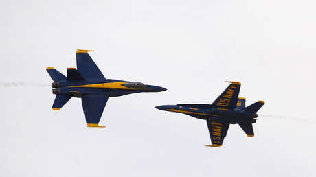 Alucinante vista desde la cabina de un caza F/A-18 Hornet mientras realiza acrobacias (VIDEO)