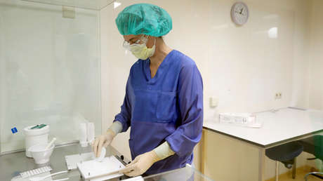 Mujer pierde una pierna y varios dedos por culpa de la misma bacteria que causó faringitis a sus hijos