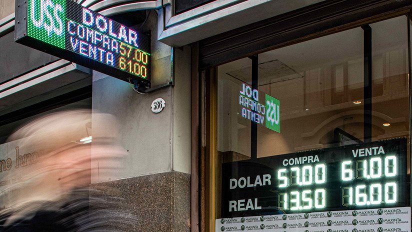El Gobierno argentino anuncia controles a la compra de dólares desde el 2 de septiembre