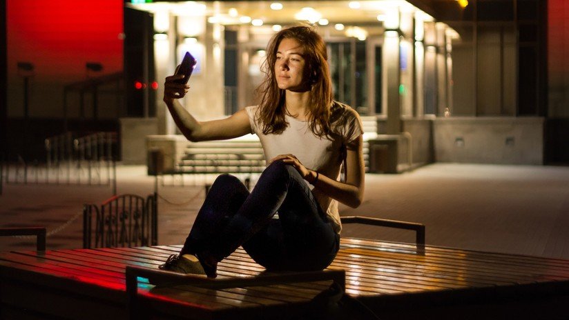 ¿Publica muchos selfis? Sus seguidores piensan que es solitario y poco exitoso