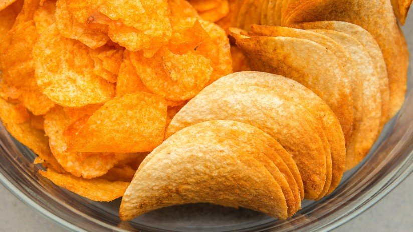 Queda ciego y sordo tras vivir de una dieta de papas fritas y salchichas por más de una década