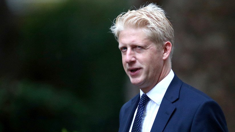 El hermano de Boris Johnson dimite por la irresoluble tensión entre "la familia" y el "interés nacional"