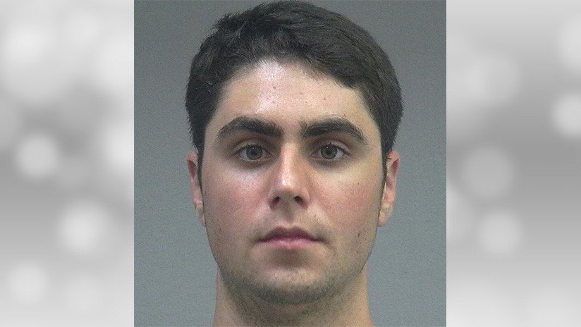 Estudiante arrestado por agresión sexual es liberado por su "alto rendimiento" en la universidad