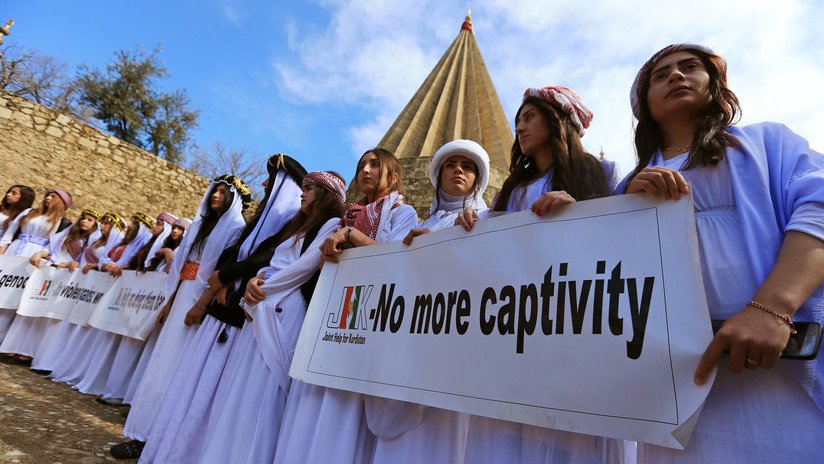 "Me intercambiaron 14 veces entre los yihadistas": una yazidí que fue esclava sexual del EI cuenta su historia antes de testificar contra un violador