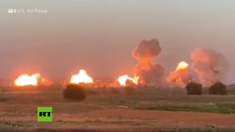 Fotos satelitales muestran el antes y después de la isla "infestada por el EI" asolada por 36 toneladas de bombas lanzadas por EE.UU.