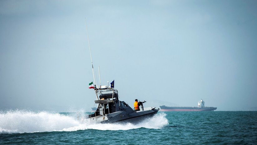 Irán confisca una embarcación en el golfo Pérsico por presunto contrabando de combustible diésel a los EAU