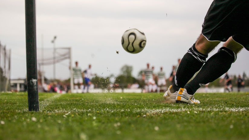 VIDEO: Un rayo alcanza a dos jugadores durante un partido de fútbol en Jamaica