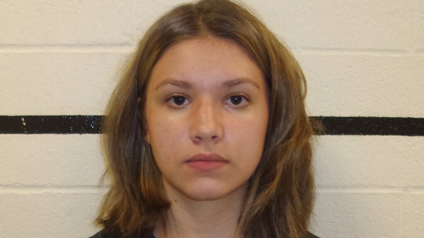 Arrestan en EE.UU. a una joven que quería disparar a 400 personas por diversión